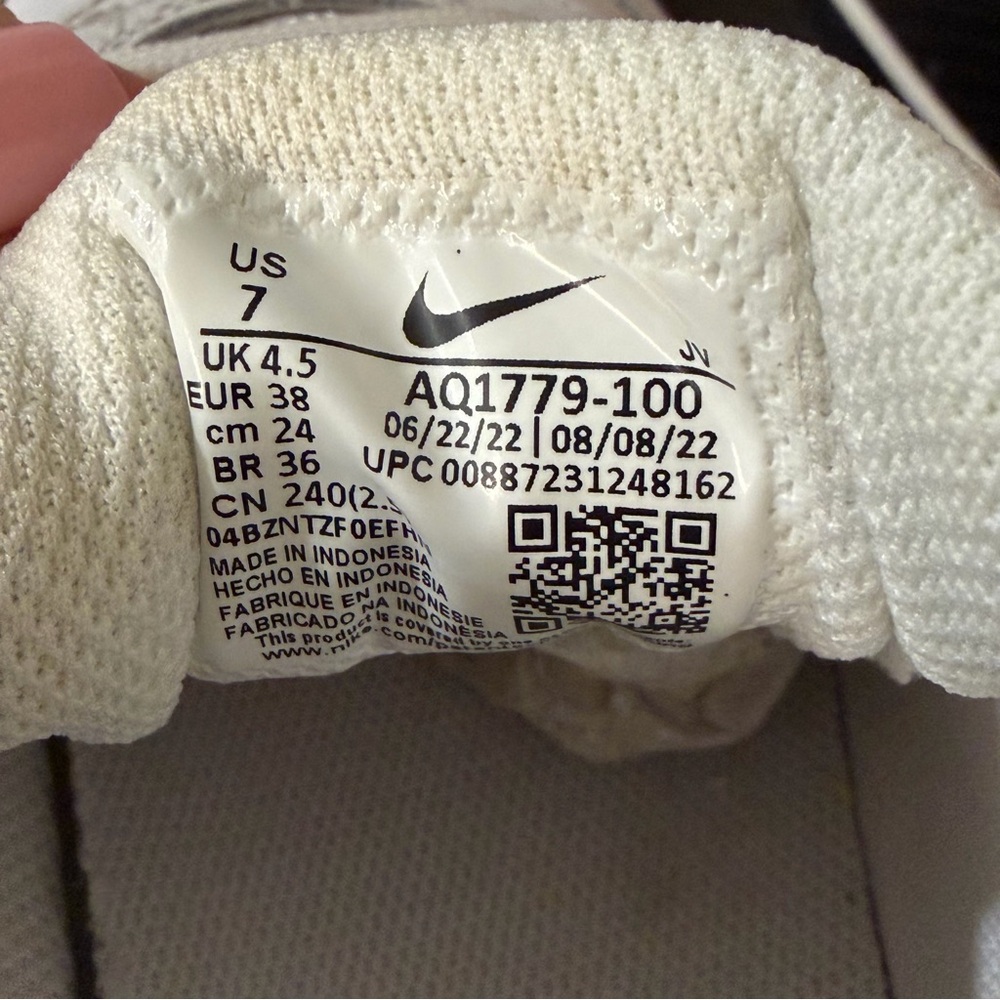 Nike Ebernon Low Sneakers - Picture 14 of 16